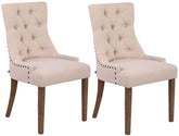 Set di 2 sedie da pranzo Aberdeen in tessuto anticato crema, stile Chesterfield con seduta imbottita e bottoni eleganti.