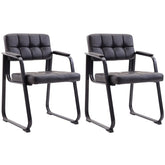 Set di 2 sedie visitatore Canada B in pelle nera, imbottite e curve, ideali per conferenze e ambienti eleganti.