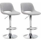 Set di 2 barhocker Camden in tessuto grigio chiaro con struttura in cromo, ideale per cucina e bar domestico.