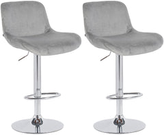 Set di 2 sgabelli da bar Solon in velluto grigio con struttura in finitura cromo, design moderno e comfort elevato.