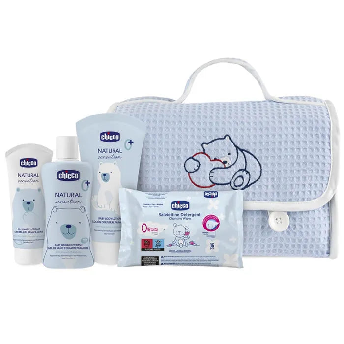 Chicco Borsa Piqué Blu Set 4 Pezzi by CHICCO – 15941