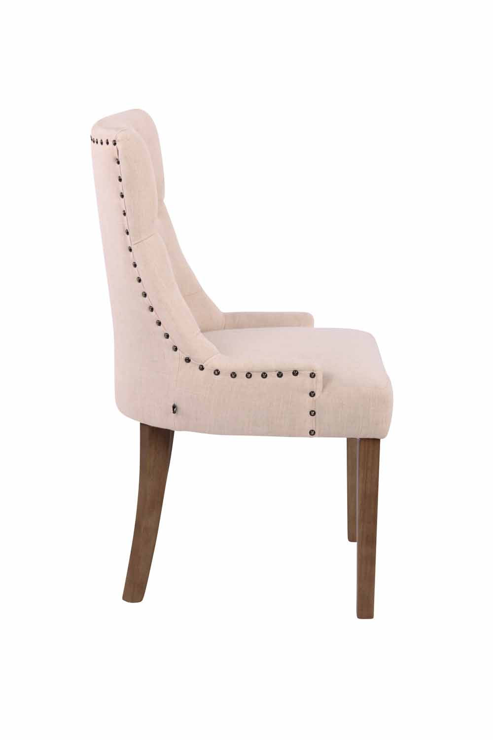 Set di 2 sedie da pranzo Aberdeen in tessuto anticato crema, stile Chesterfield con seduta imbottita e bottoni eleganti.