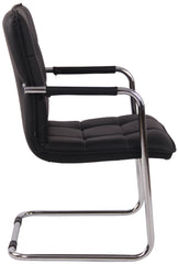 Set di 2 sedie Gandia in ecopelle nera con struttura cromata, ideali per arredare con stile e eleganza.