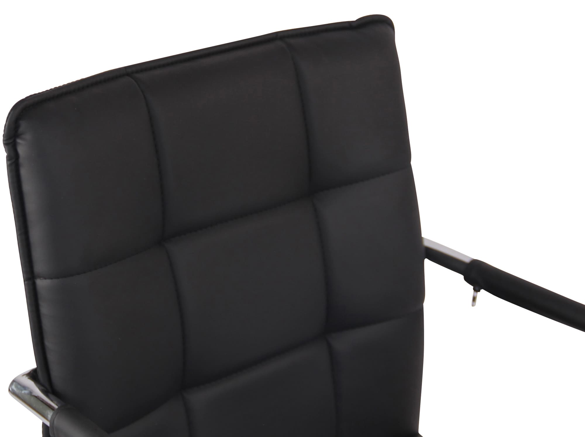 Set di 2 sedie Gandia in ecopelle nera con struttura cromata, ideali per arredare con stile e eleganza.
