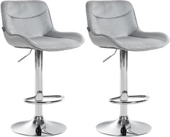 Set di 2 sgabelli da bar Vonore in velluto grigio con base cromata, regolabili in altezza e dal design moderno.
