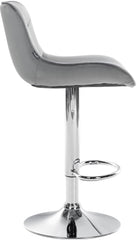 Set di 2 sgabelli da bar Vonore in velluto grigio con base cromata, regolabili in altezza e dal design moderno.
