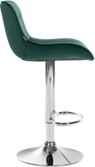 Set di 2 sgabelli da bar Vonore in velluto verde con base cromata, design moderno e regolabile in altezza.