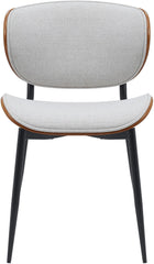 Set di 2 sedie Enid in stoffa crema e struttura in legno di noce, ideali per un'elegante sala da pranzo.