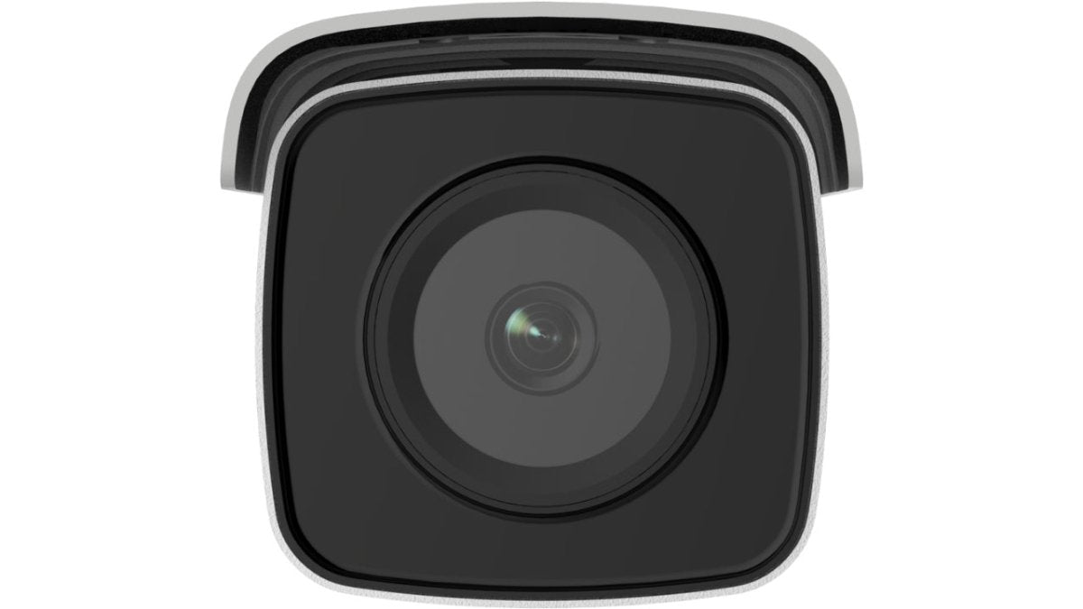 Vista frontale della HIKVISION DS-2CD2T46G2-4I(4mm), telecamera IP con lente grandangolare per videosorveglianza esterna.