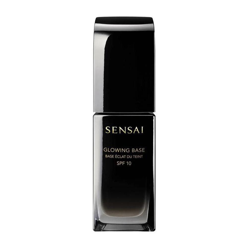 Base illuminante Sensai Foundation FP10, perfetta per una pelle radiosa e uniforme, ideale per il trucco quotidiano.