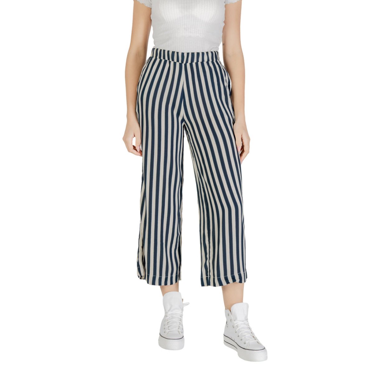 Ichi Pantaloni Donna a righe blu e bianche, modello ampio a vita alta, perfetti per look casual primavera/estate.