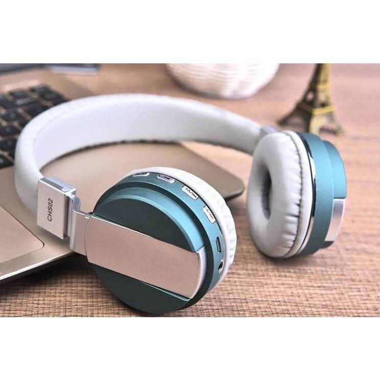 Wireless Bluetooth headset with card receiver functionality