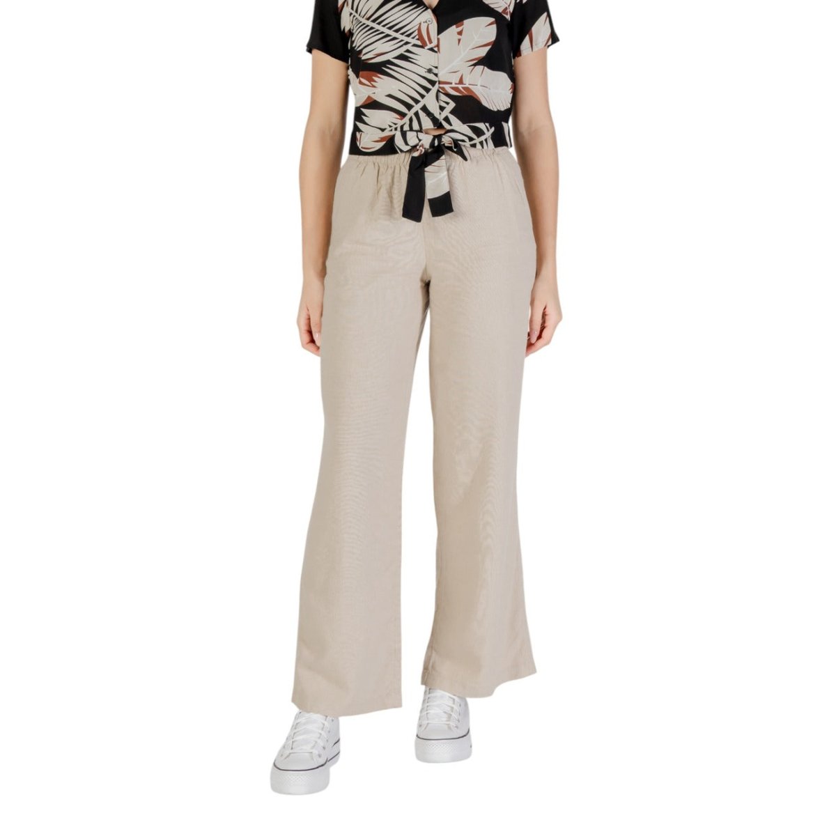 Only Pantaloni Donna beige a gamba larga con vita elasticizzata, perfetti per look casual primavera/estate. Stile comodo e versatile.